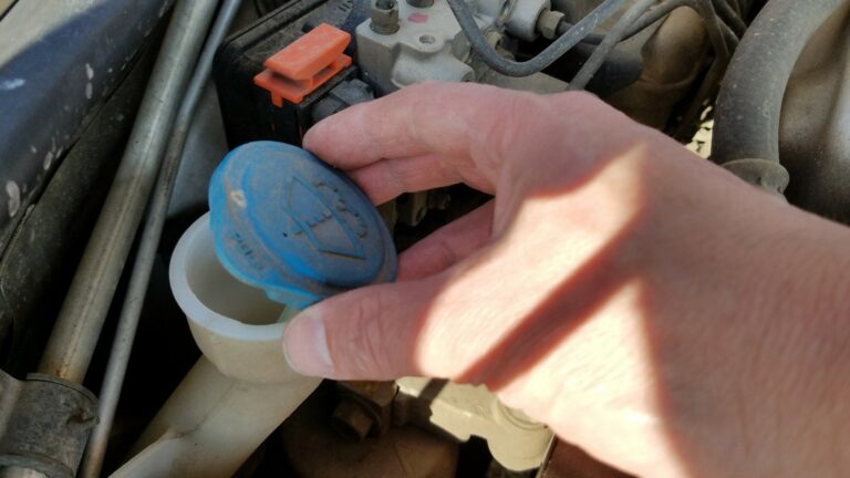 How to Refill Windshield Washer Fluid in a Honda Accord