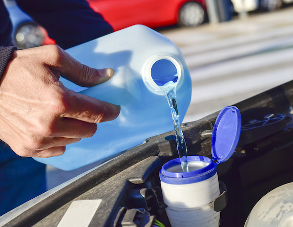 Can You Use Water Instead Of Windshield Washer Fluid
