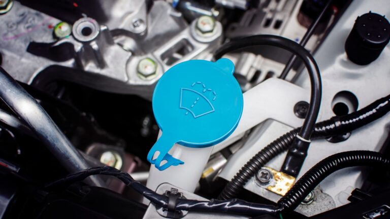 How to Put Windshield Washer Fluid in a Smart Car